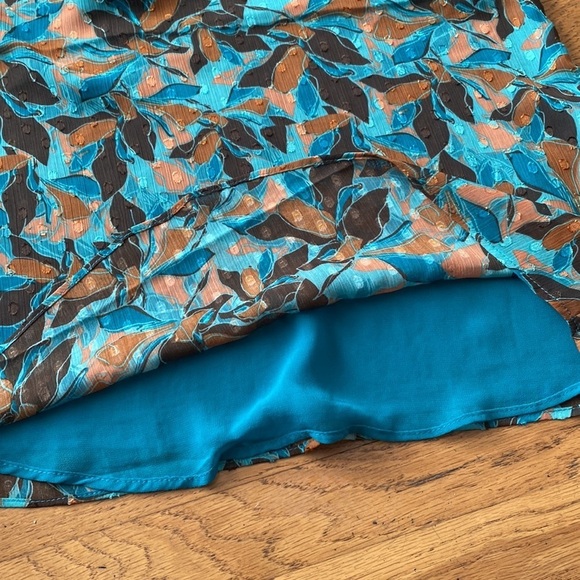 Joie V-Neck with Ruffle Puff Shoulder Long Sleeve Autumn Fall Pattern Blouse - Picture 7 of 13